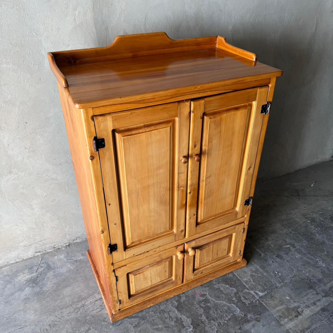 OREGON PINE TV UNIT/ CABINET
