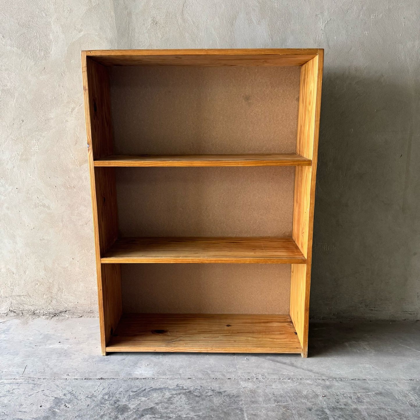 3 TIER BOOKSHELF
