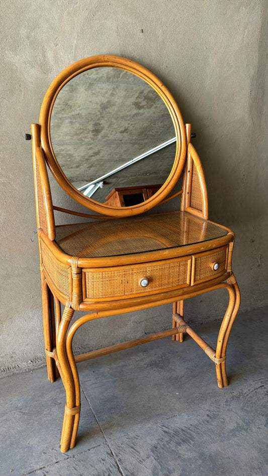 CANE DRESSER