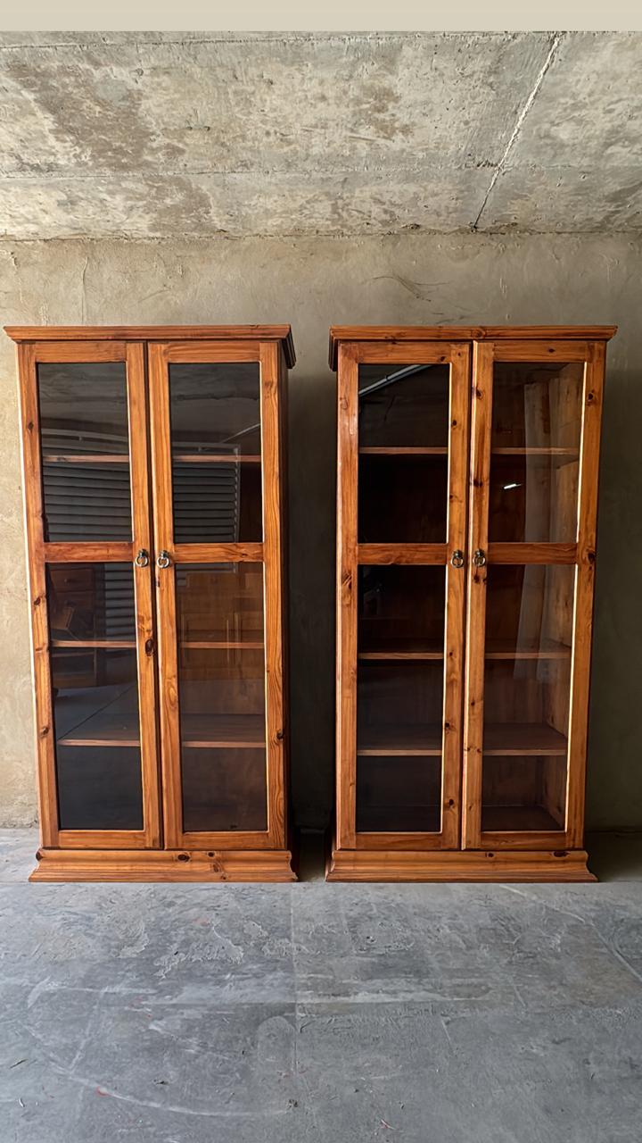 WOODEN DISPLAY UNITS