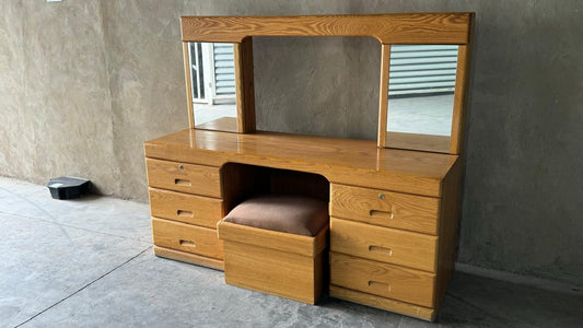 SOLID WOOD DRESSING TABLE