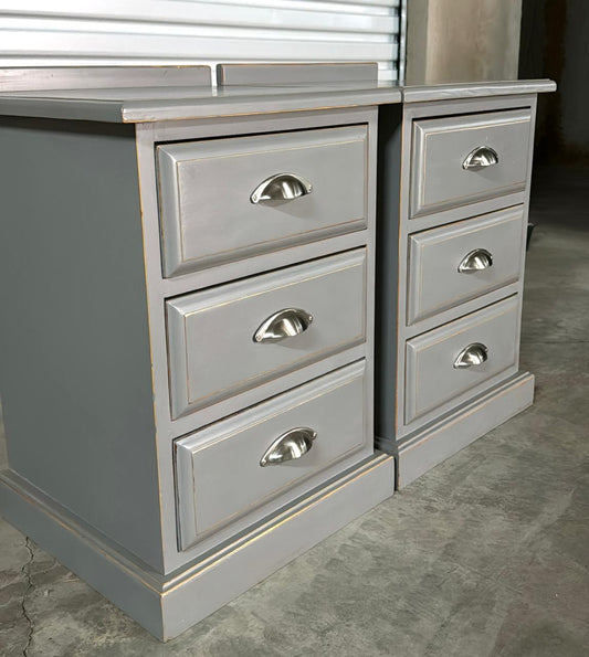 DUCK EGG PEDESTALS