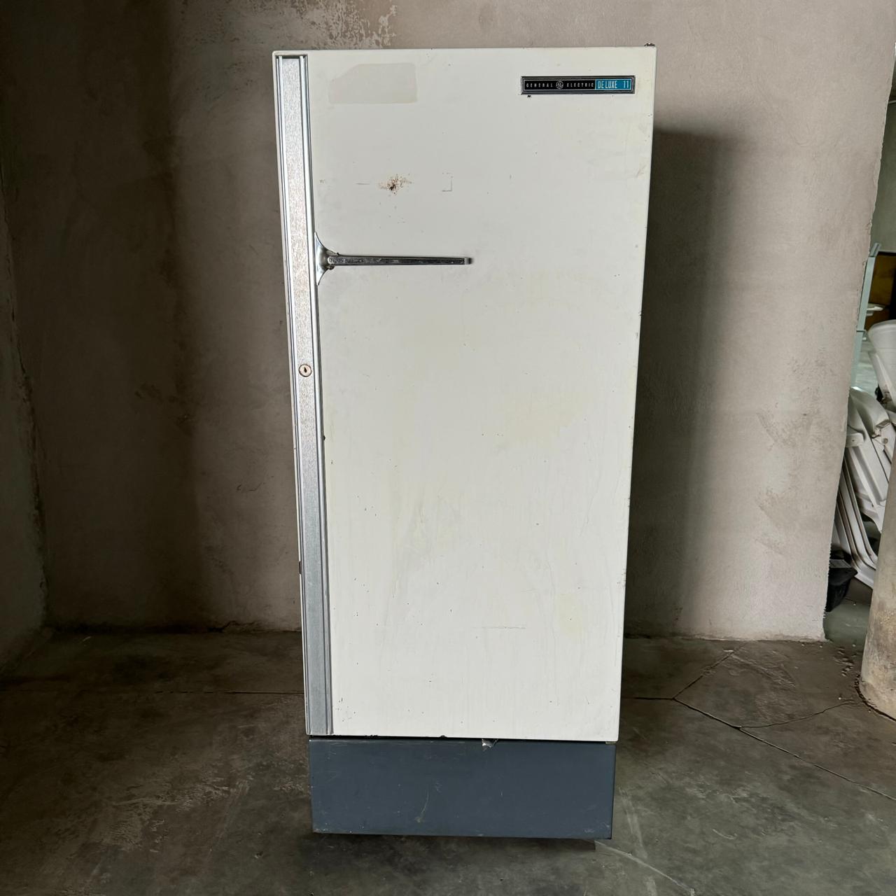 RETRO FRIDGE
