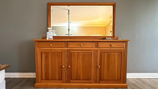 SERVER WITH MIRROR