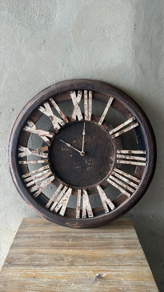 RUSTIC CLOCK