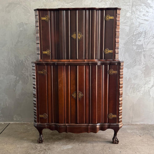 ANTIQUE CORNER DRINKS CABINET