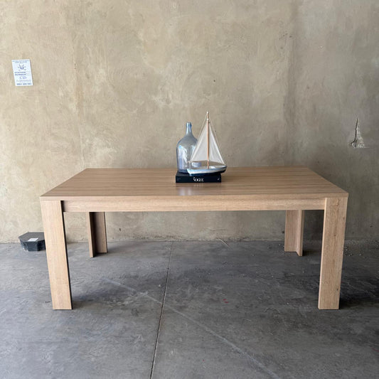 NATURAL WOOD 6 SEATER TABLE